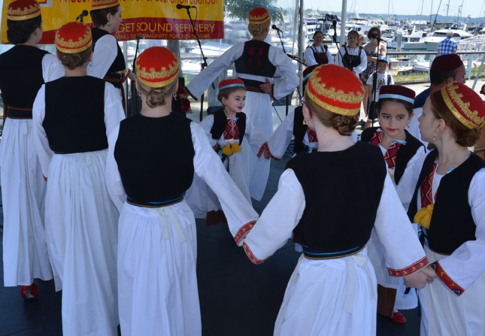 Little Croatian dancers